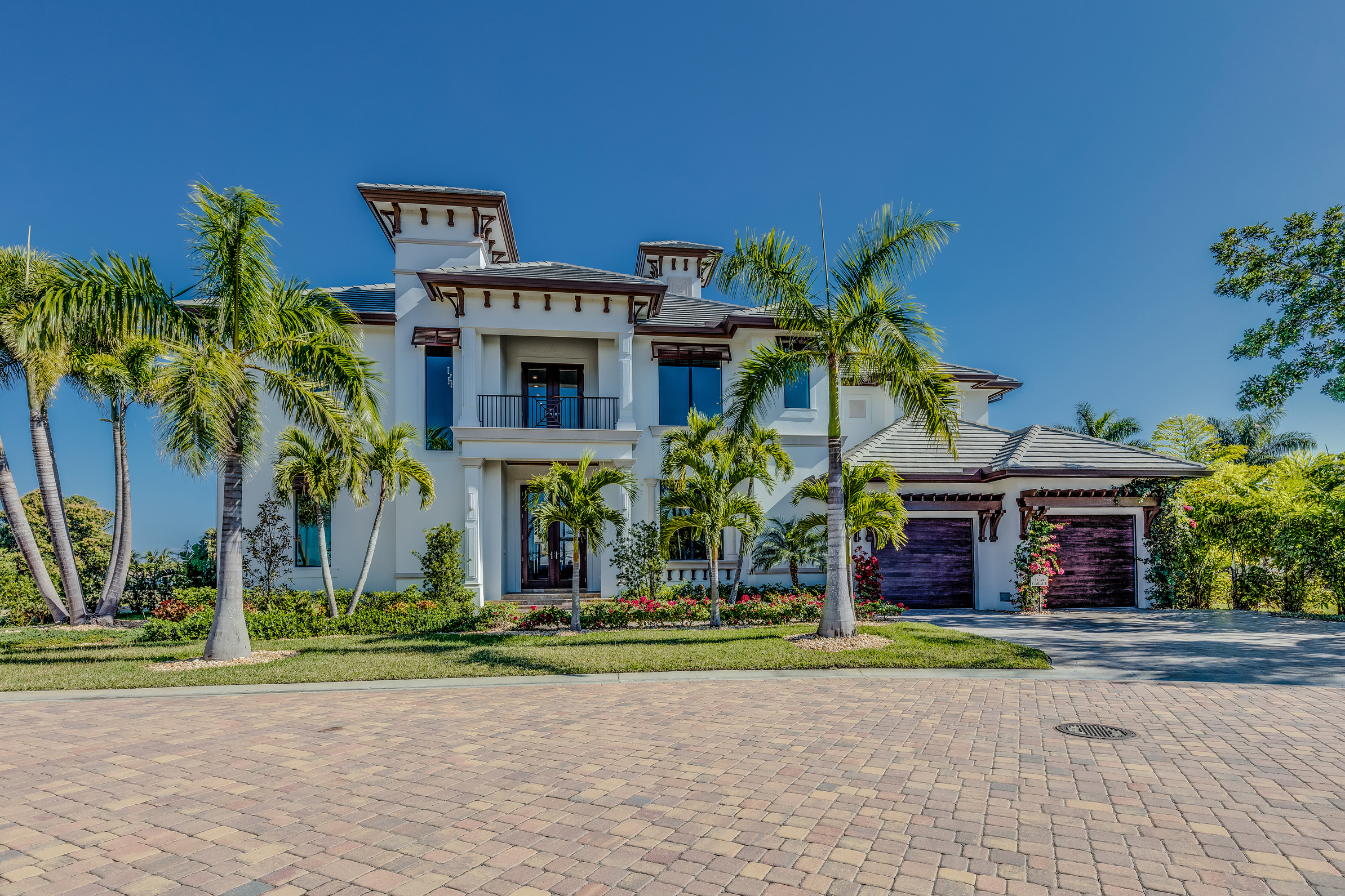 Florida luxury Spanish style home exterior